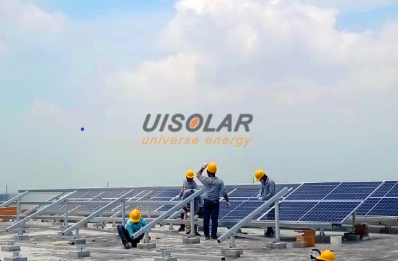  UISOLAR biedt zonnepanelen voor dakproject in Bengalen